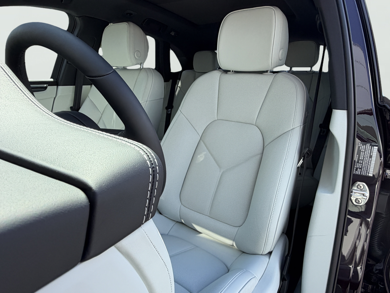 New 2026 Porsche Macan AWD/4WD image 5
