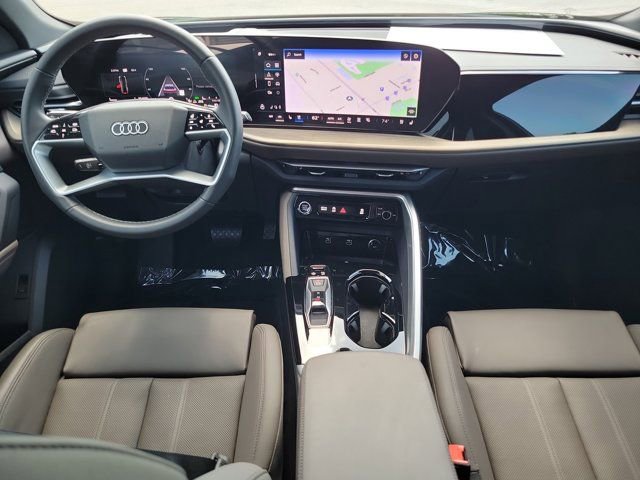 Certified 2025 Audi Q5 Premium Plus w/ Premium Plus image 2