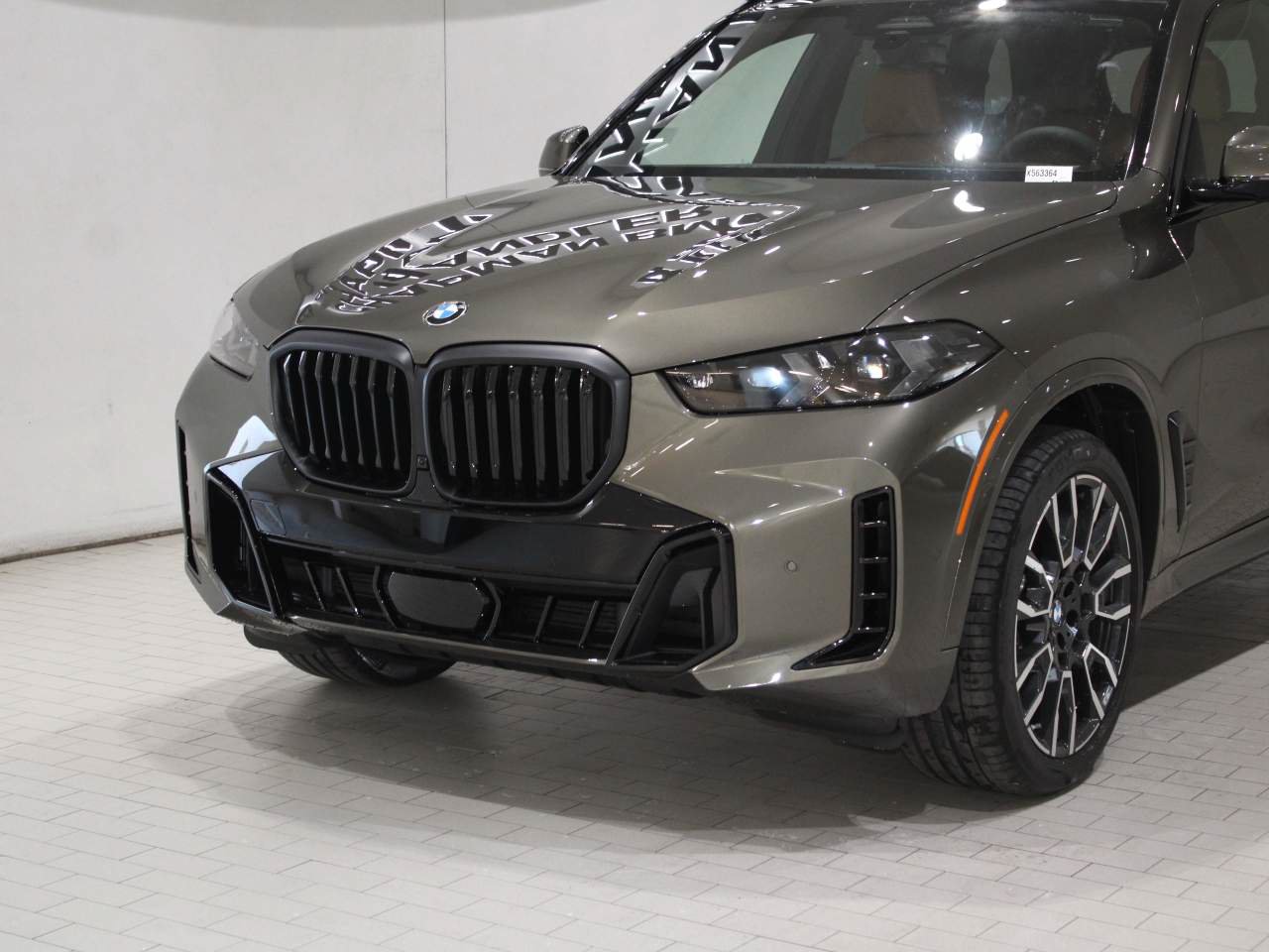 Used 2026 BMW X5 sDrive40i w/ M Sport Package RWD image 2