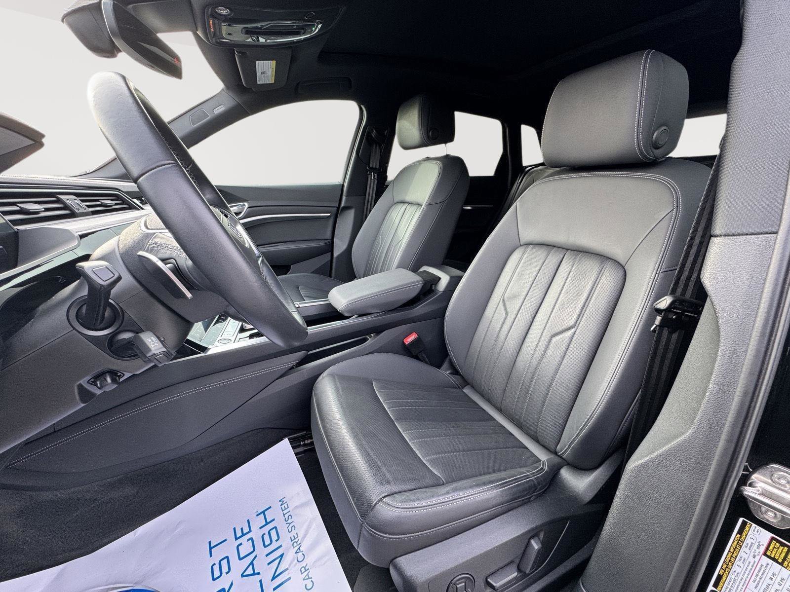 Used 2022 Audi e-tron Premium Plus image 10