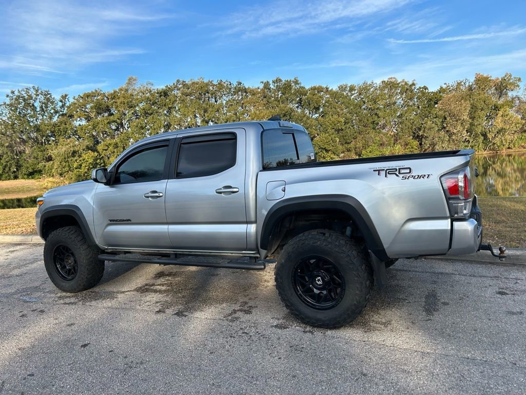 Used 2022 Toyota Tacoma TRD Off-Road w/ Technology Package image 3