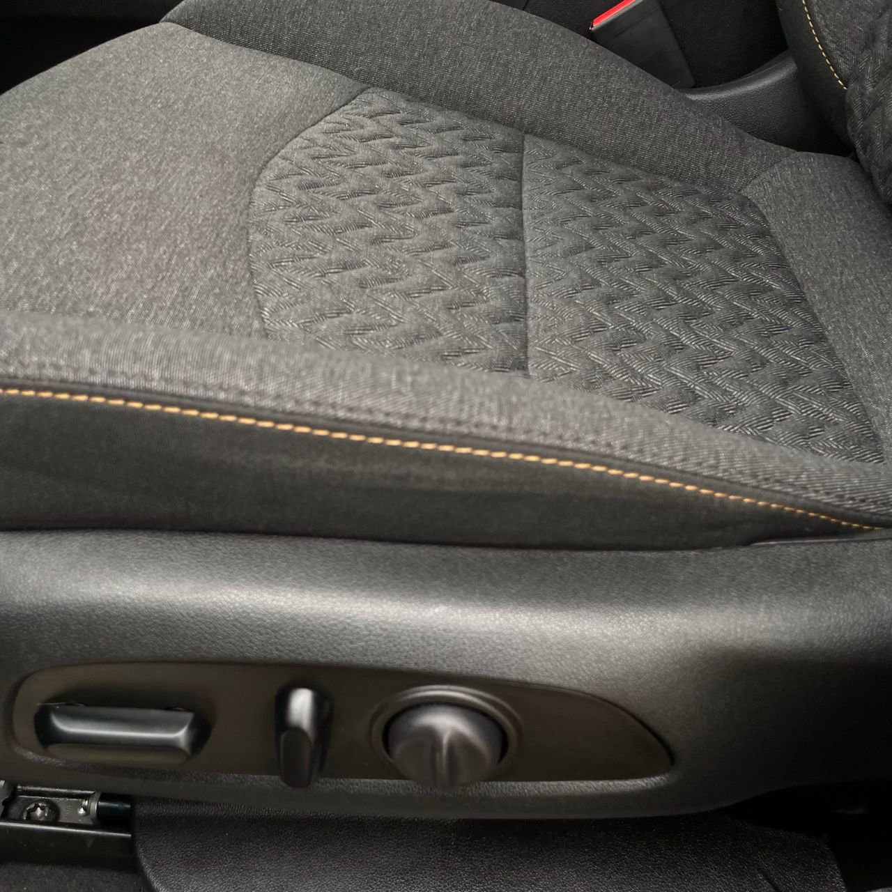 Used 2023 Chevrolet Equinox LT FWD image 23