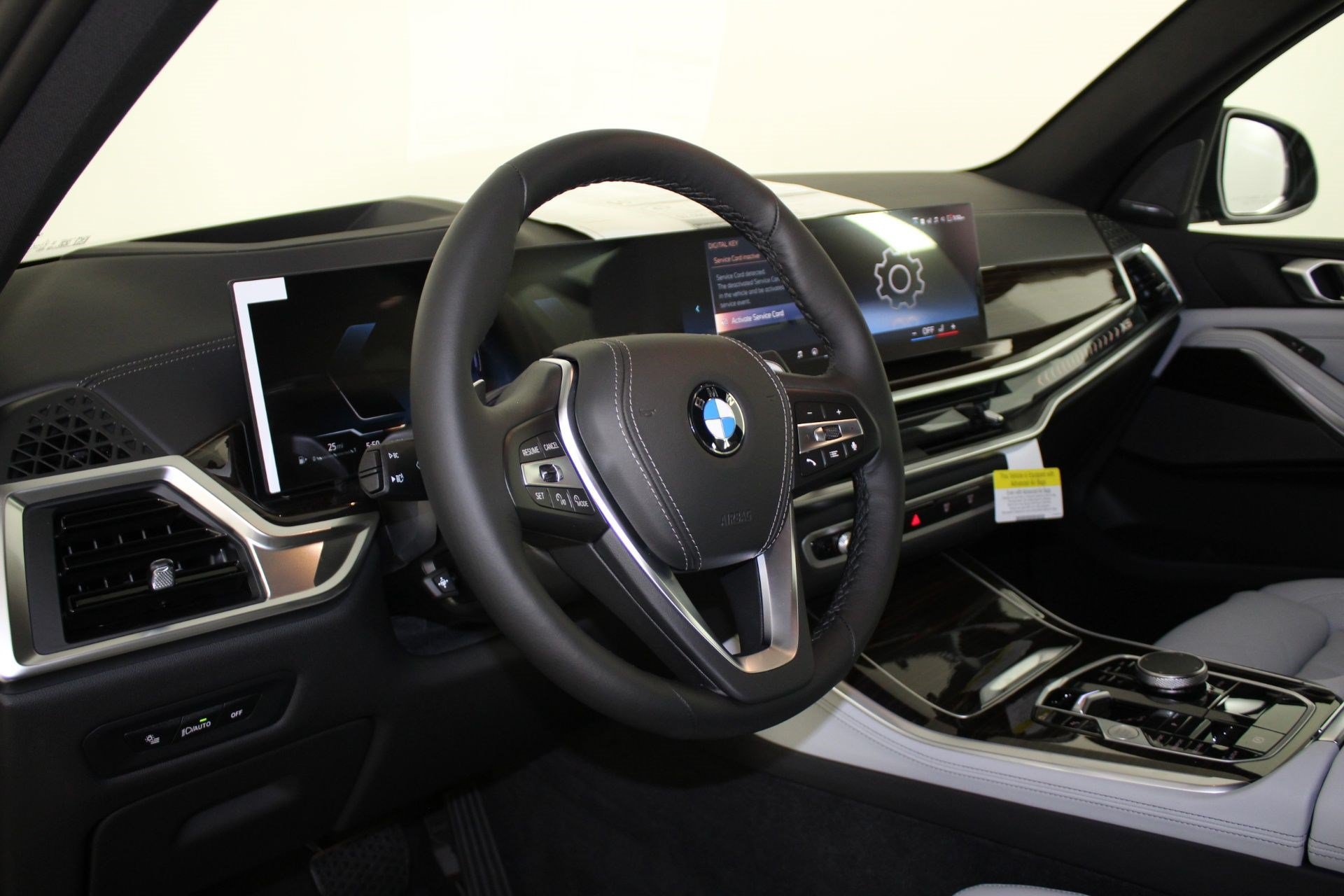 Used 2026 BMW X5 sDrive40i w/ Climate Comfort Package RWD image 4