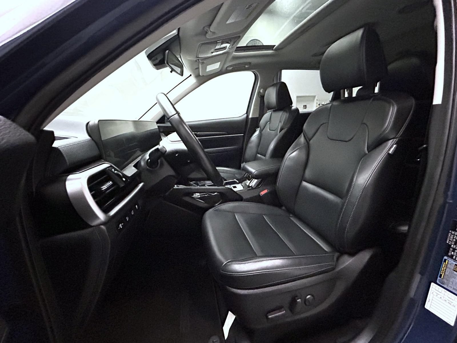 Used 2025 Kia Telluride S AWD/4WD image 10