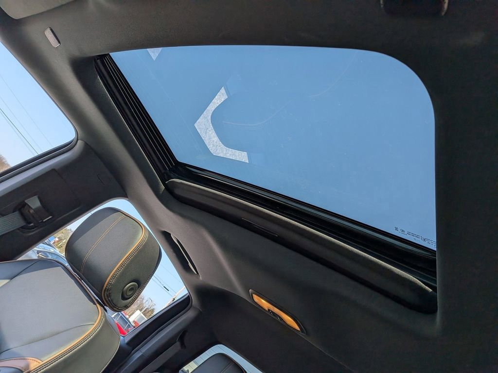 Used 2024 GMC Canyon AT4 w/ AT4 Premium Package image 16