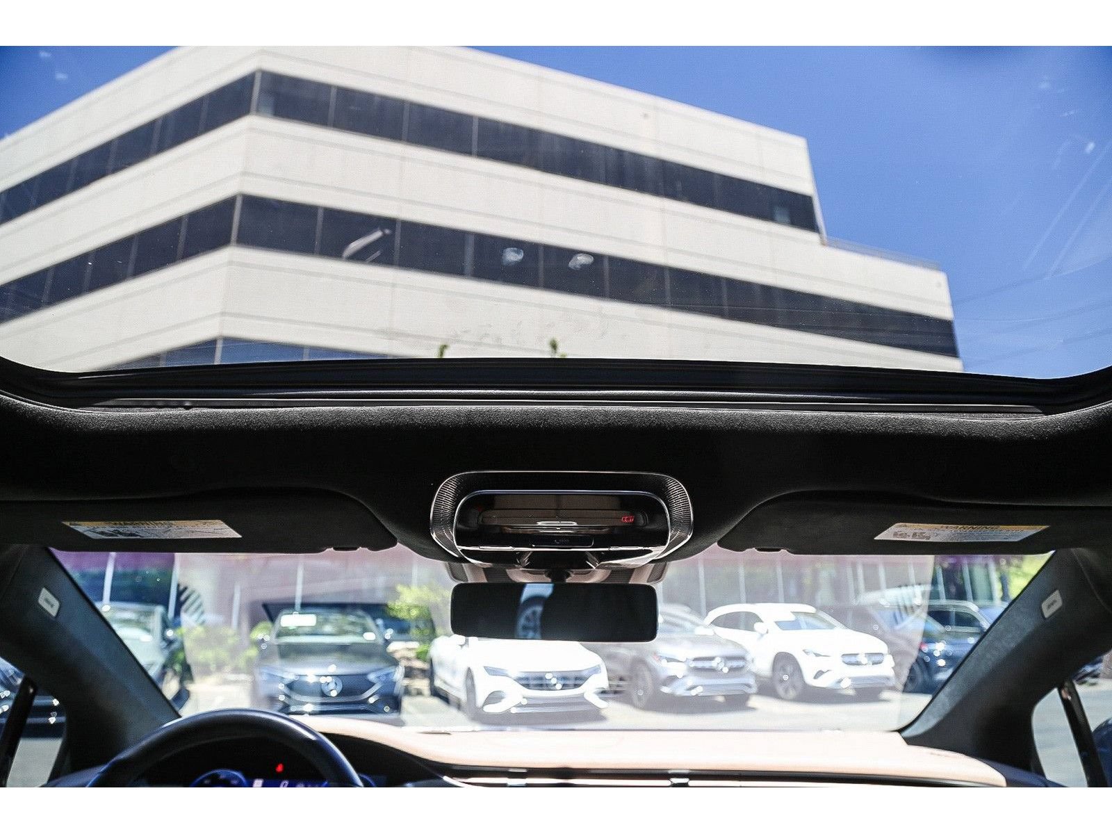 Used 2022 Mercedes-Benz EQS 580 4MATIC Sedan image 14