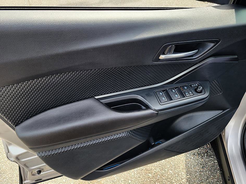 Used 2018 Toyota C-HR XLE image 9