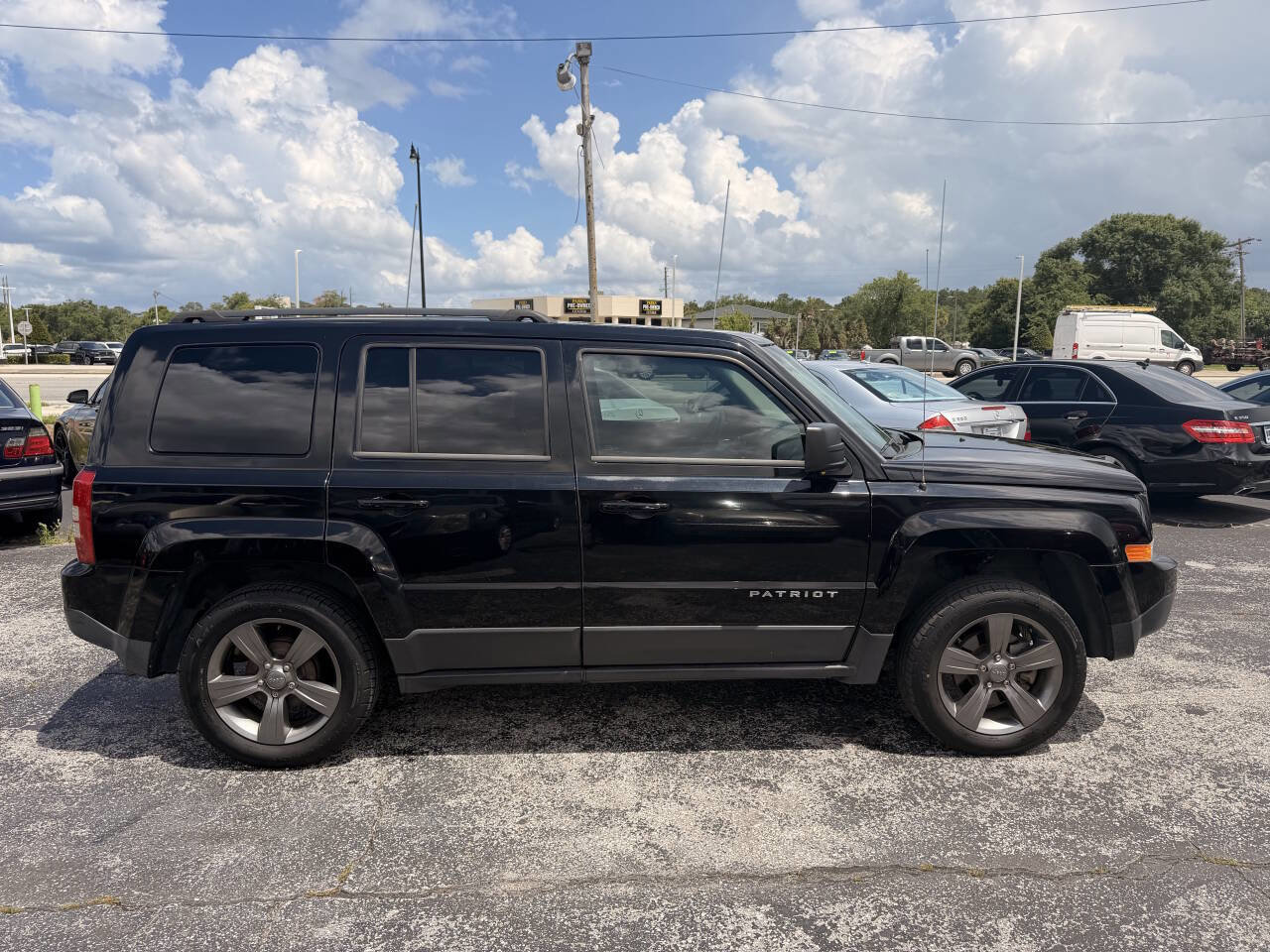 Used 2014 Jeep Patriot High Altitude FWD image 3