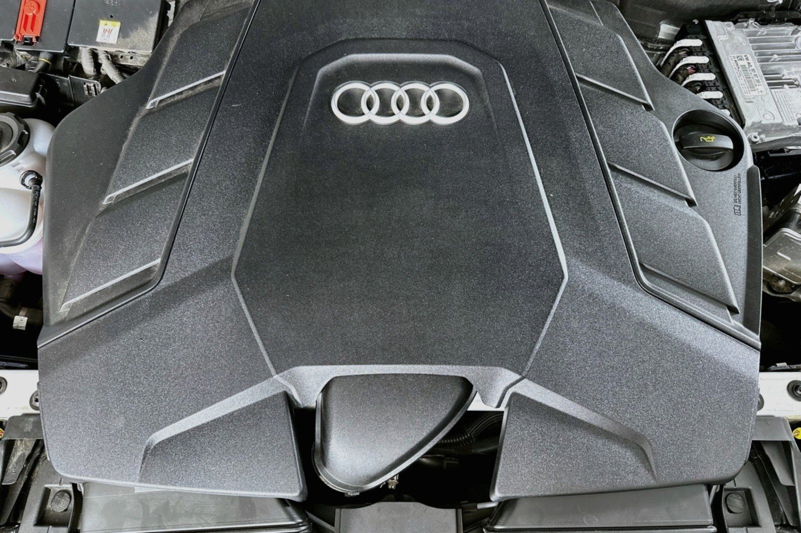 Used 2025 Audi Q8 Premium Plus AWD/4WD image 13