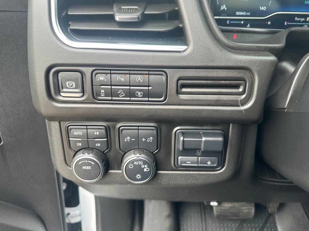 Certified 2024 Chevrolet Tahoe Z71 w/ Luxury Package AWD/4WD image 11