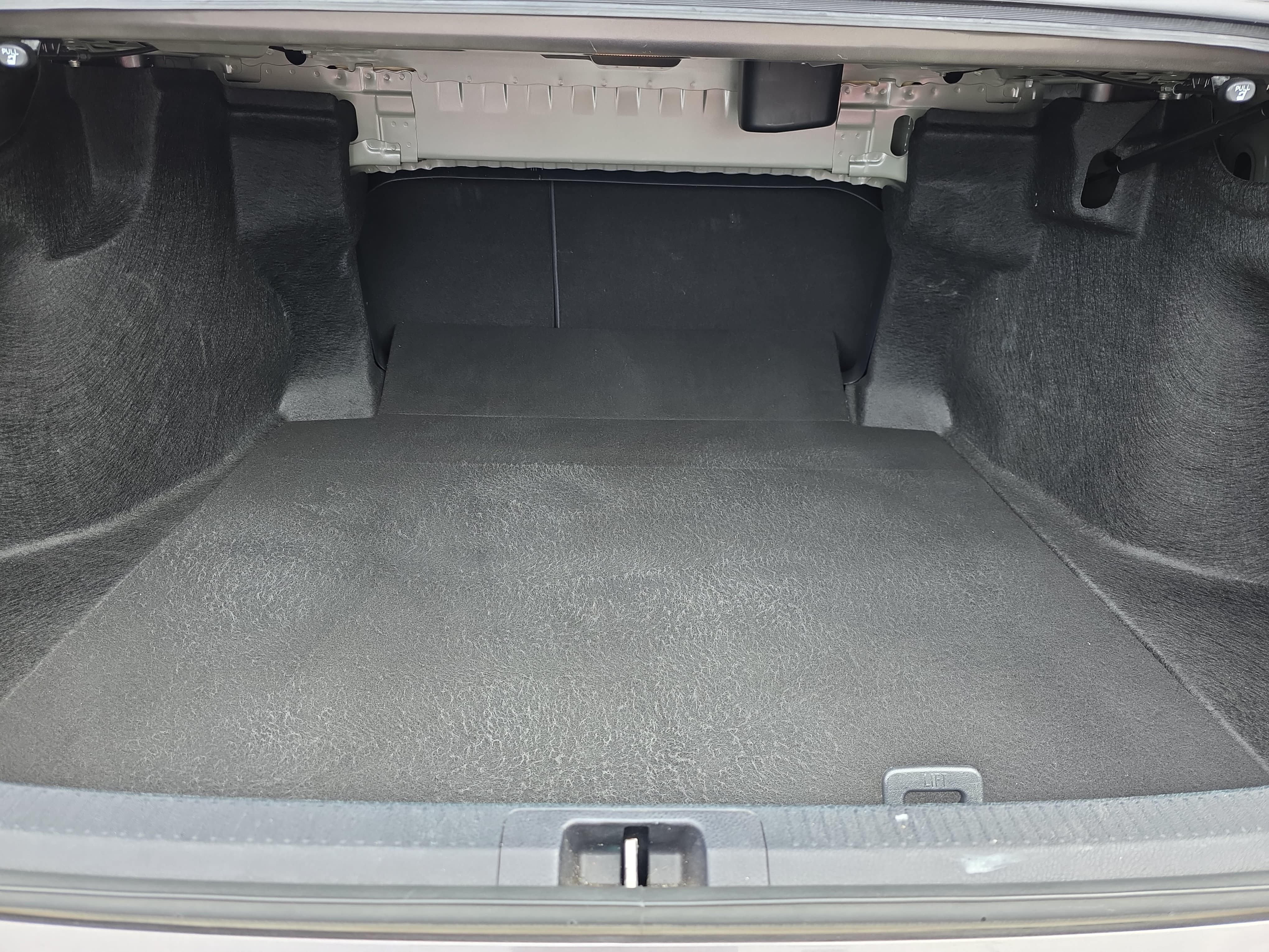 Used 2024 Toyota Camry SE FWD image 10