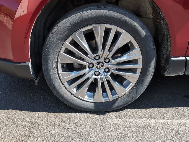 Used 2021 Toyota Venza Limited w/ Advanced Technology Package AWD/4WD image 10