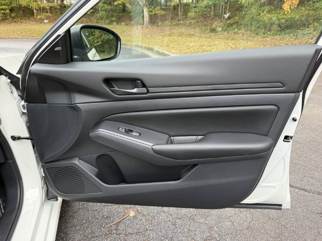 Used 2025 Nissan Altima 2.5 S FWD image 35