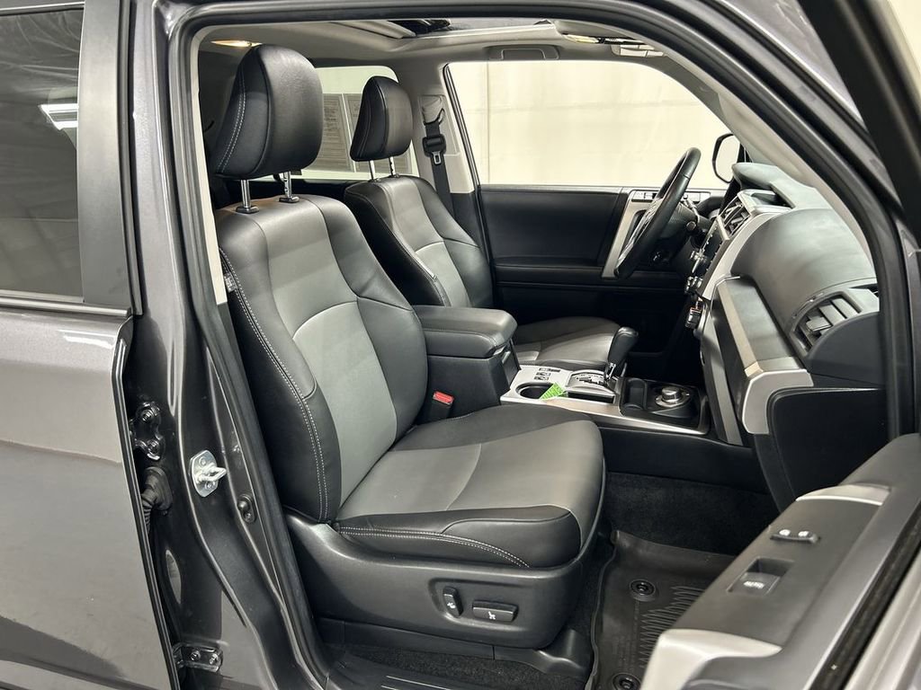 Used 2023 Toyota 4Runner SR5 Premium w/ Moonroof Package AWD/4WD image 24