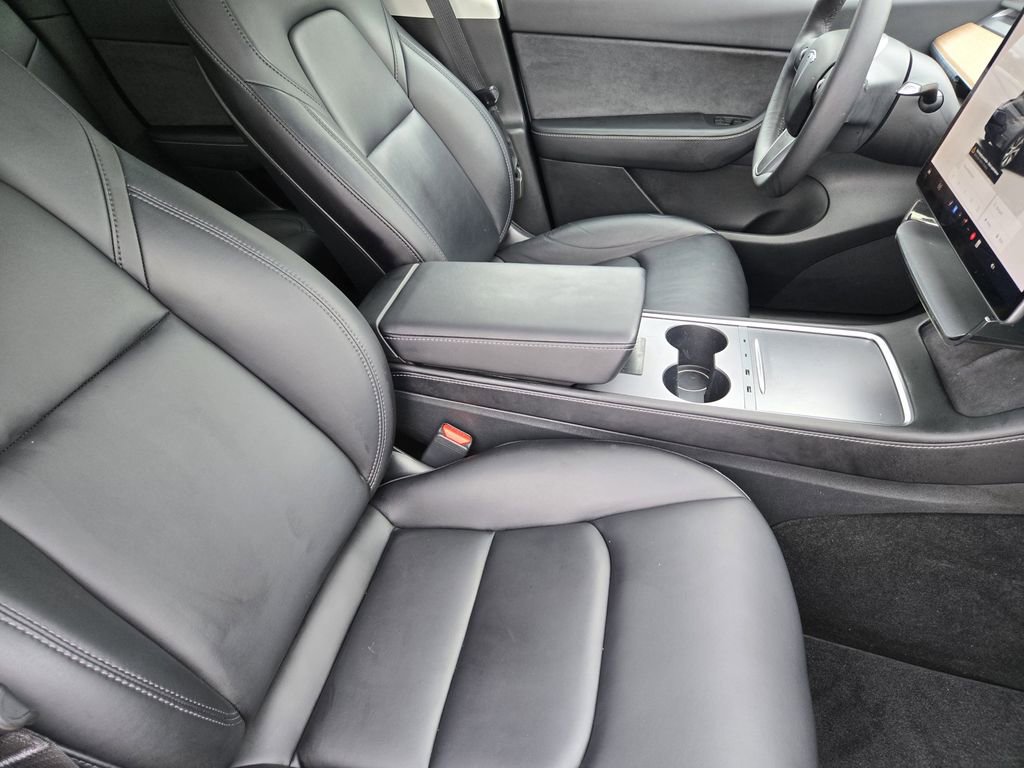 Used 2022 Tesla Model Y Long Range AWD/4WD image 19