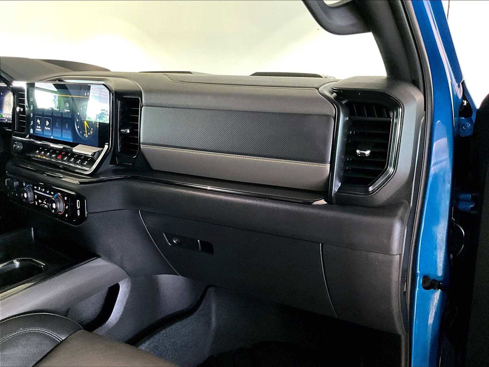 Used 2022 Chevrolet Silverado 1500 ZR2 w/ Technology Package image 23