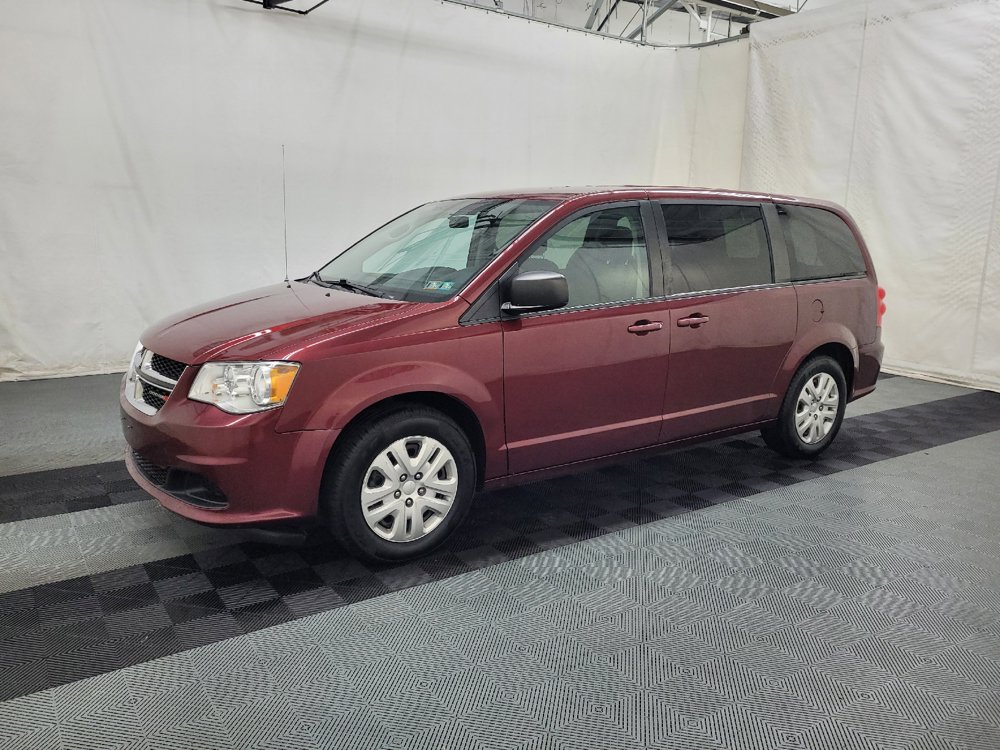 Used 2018 Dodge Grand Caravan SE FWD image 2
