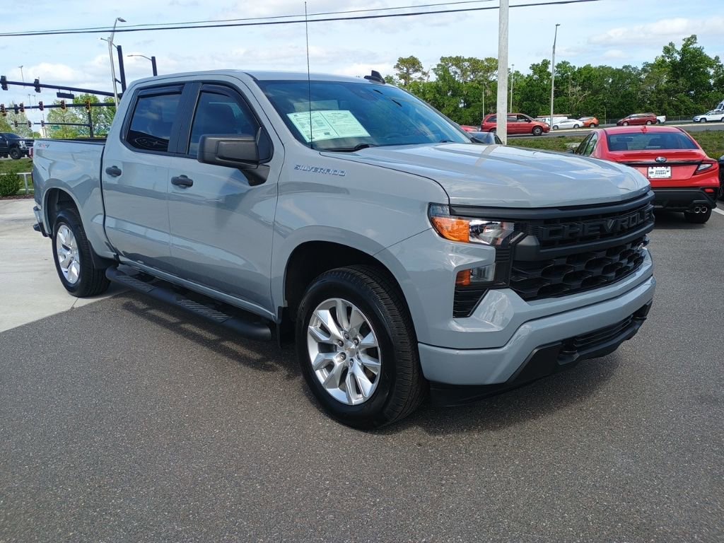 Used 2024 Chevrolet Silverado 1500 Custom image 3