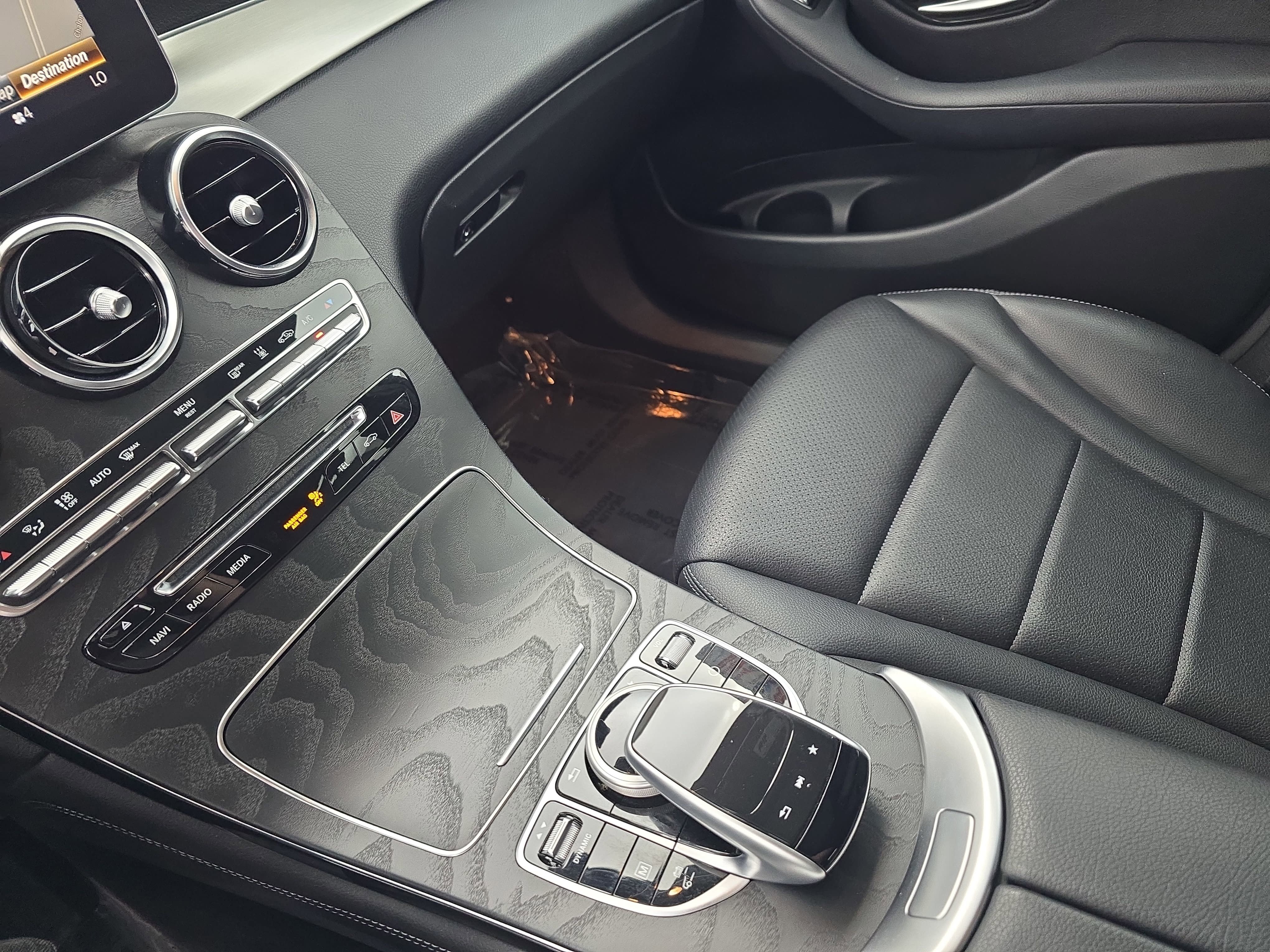 Used 2019 Mercedes-Benz GLC 350e 4MATIC image 24