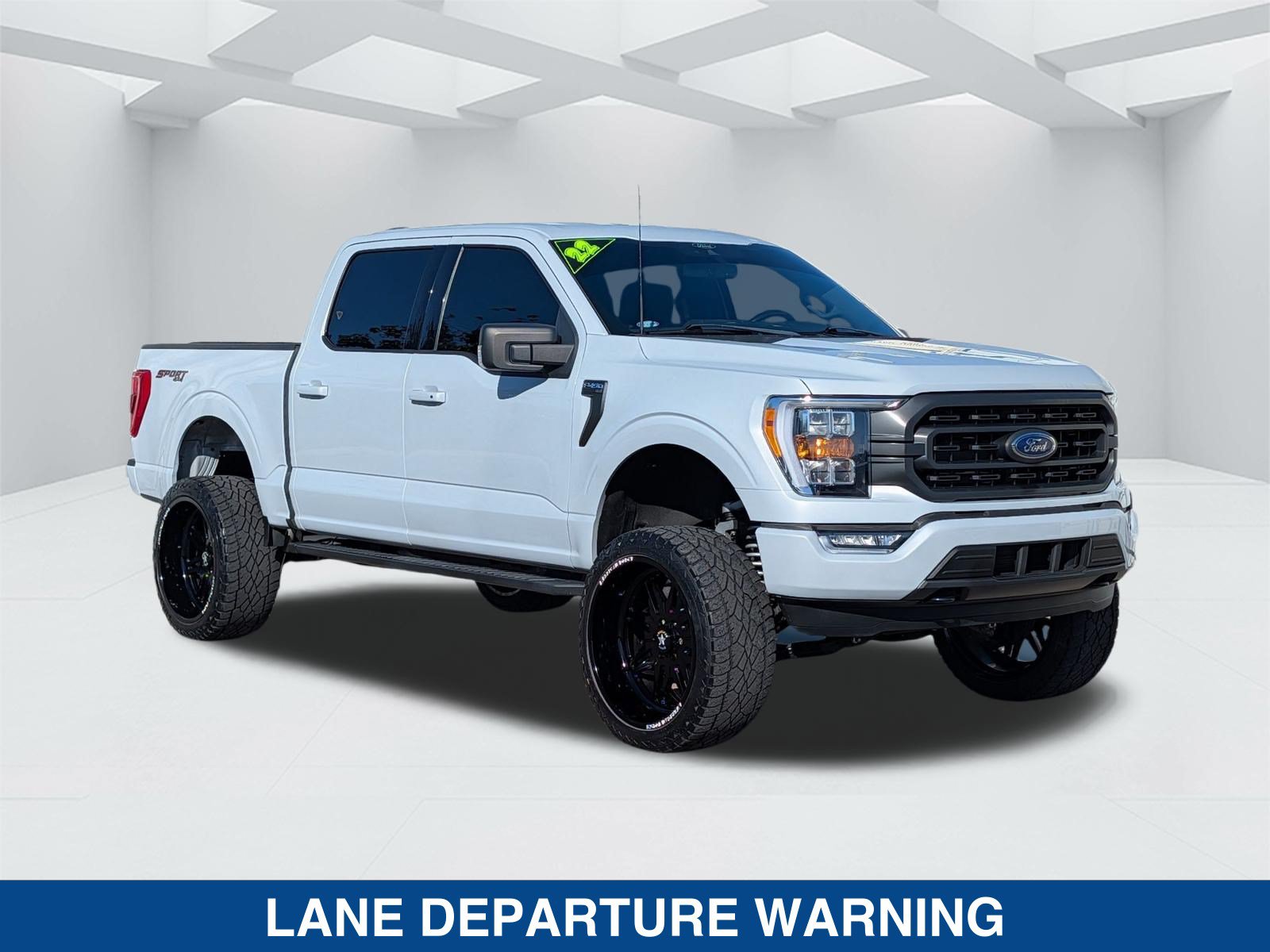 Used 2022 Ford F150 XLT w/ Equipment Group 302A High AWD/4WD image 3