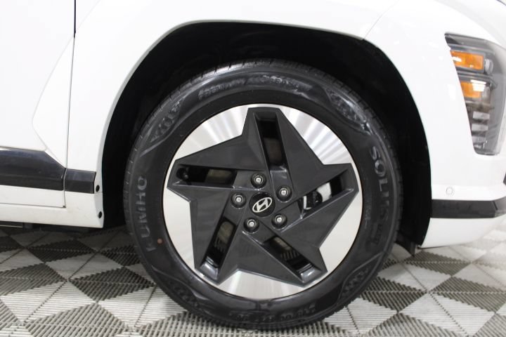 Used 2024 Hyundai Kona Limited FWD image 45