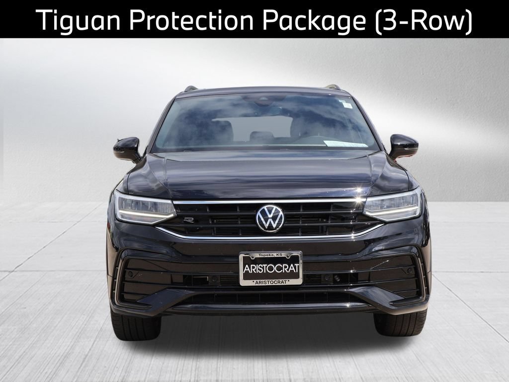 Certified 2023 Volkswagen Tiguan SE R-Line FWD image 3