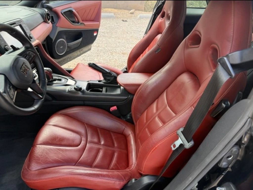 Used 2020 Nissan GT-R Premium w/ Premium Interior Package AWD/4WD image 25