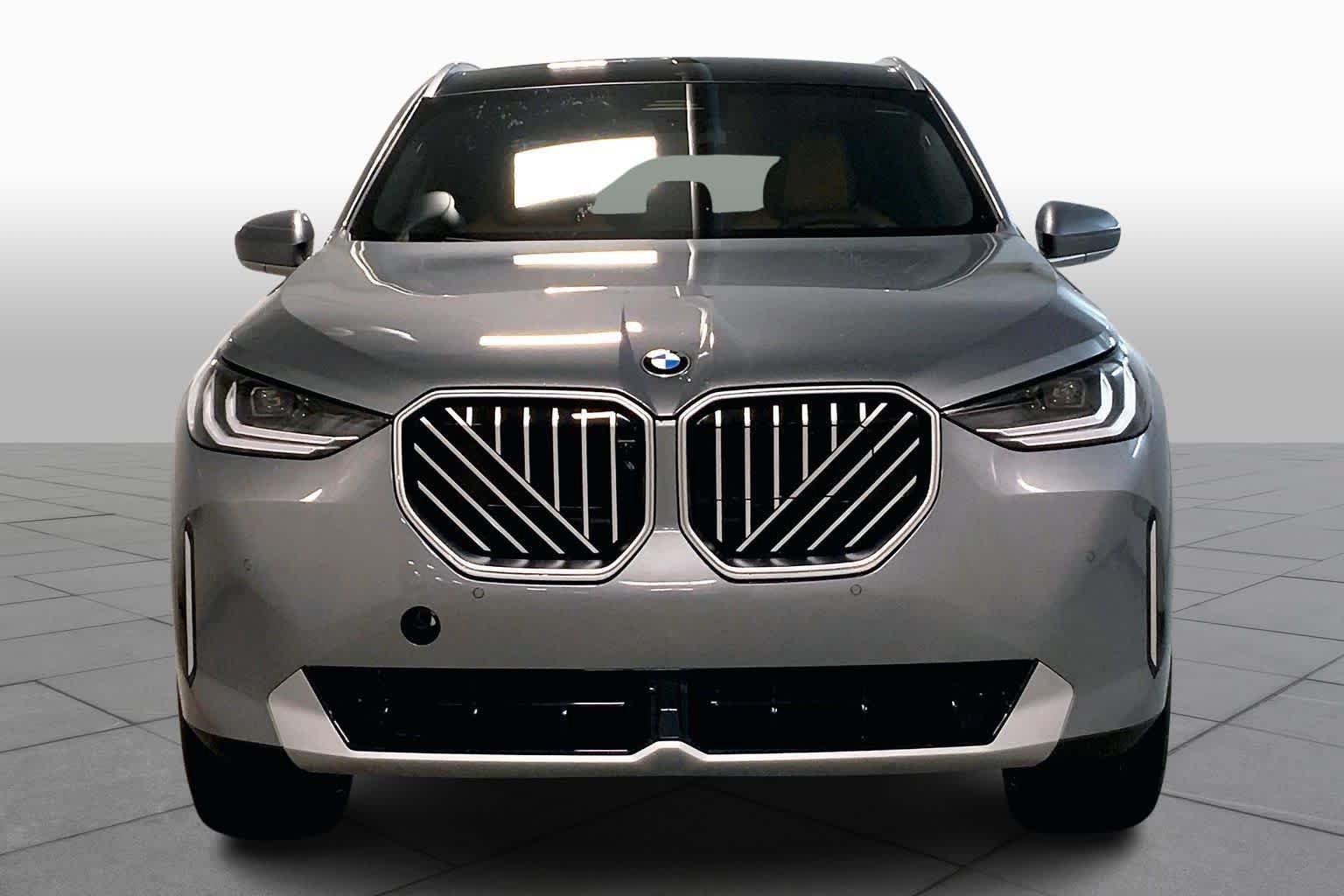 Used 2026 BMW X3 xDrive30i w/ Premium Package AWD/4WD image 3