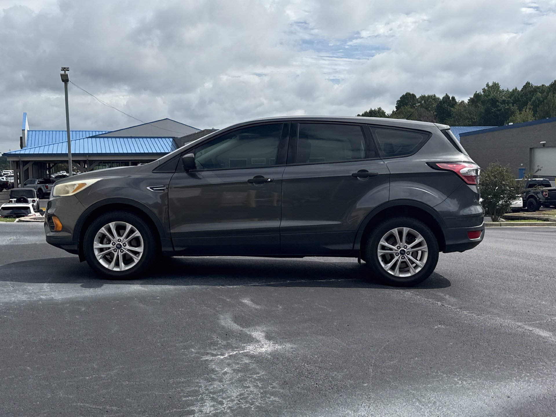 Used 2017 Ford Escape S FWD image 21