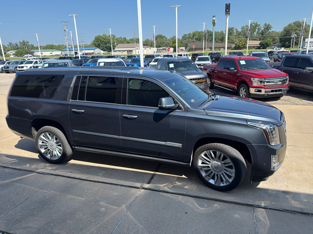 Used 2019 Cadillac Escalade ESV Platinum AWD/4WD image 20