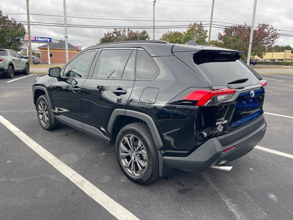 Used 2024 Toyota RAV4 XLE Premium image 12