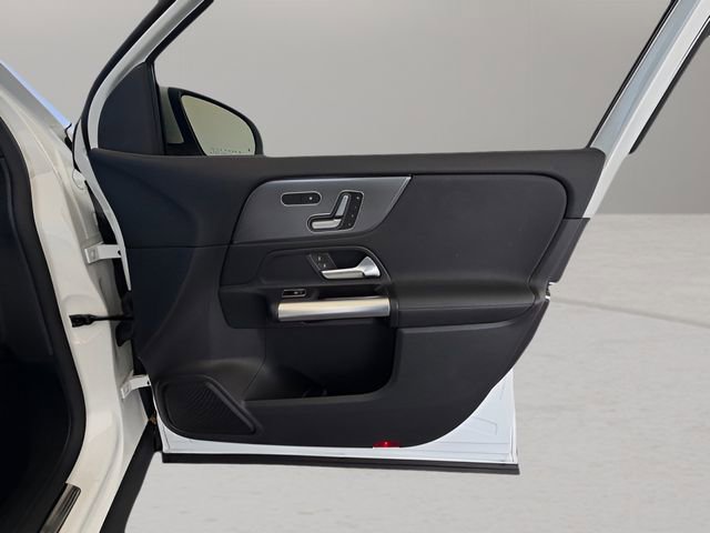 Used 2023 Mercedes-Benz GLA 250 4MATIC image 35