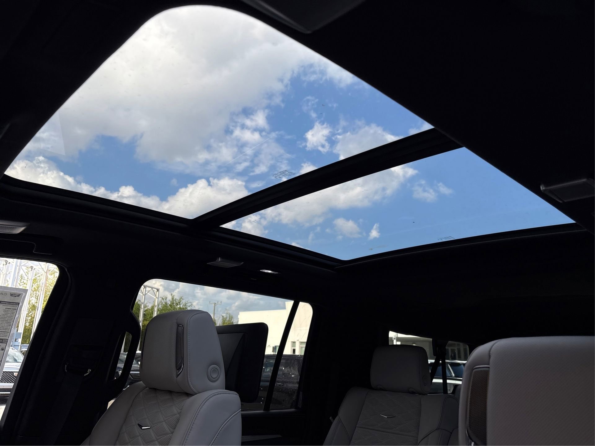 New 2026 Cadillac Escalade ESV Platinum Sport w/ LPO, ONYX Package image 35