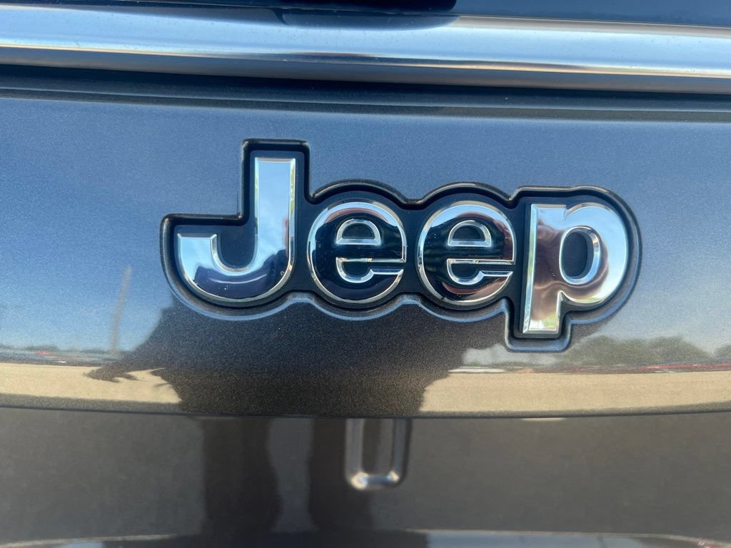 Used 2018 Jeep Compass Latitude w/ Cold Weather Group AWD/4WD image 34