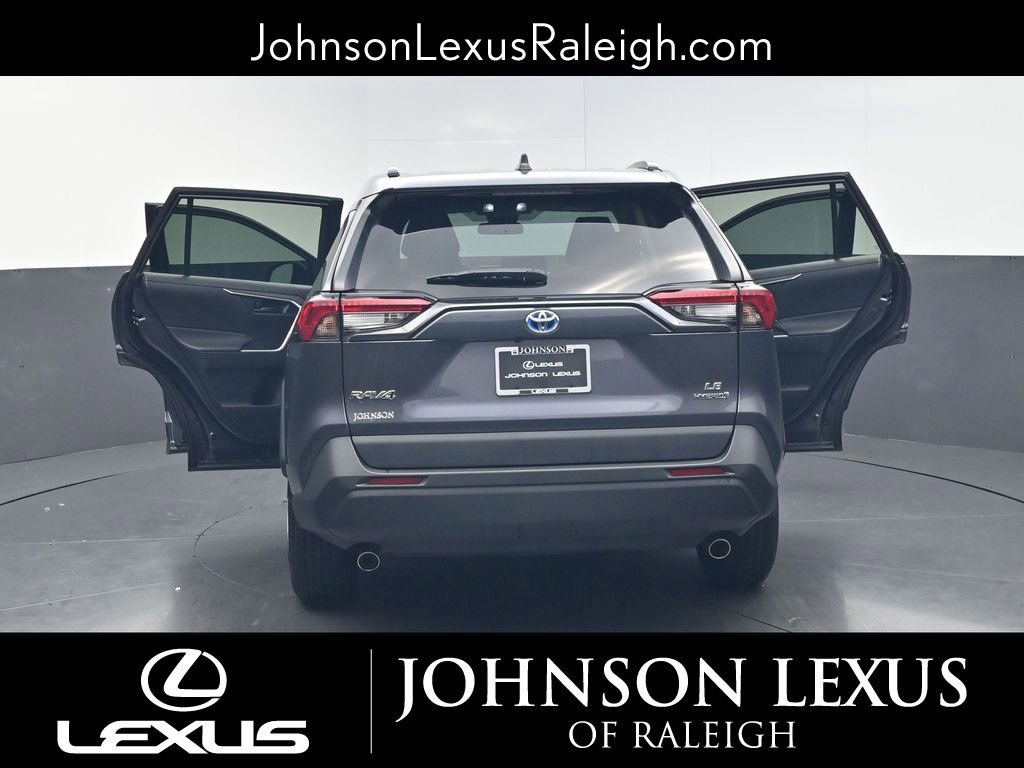 Used 2021 Toyota RAV4 LE AWD/4WD image 36