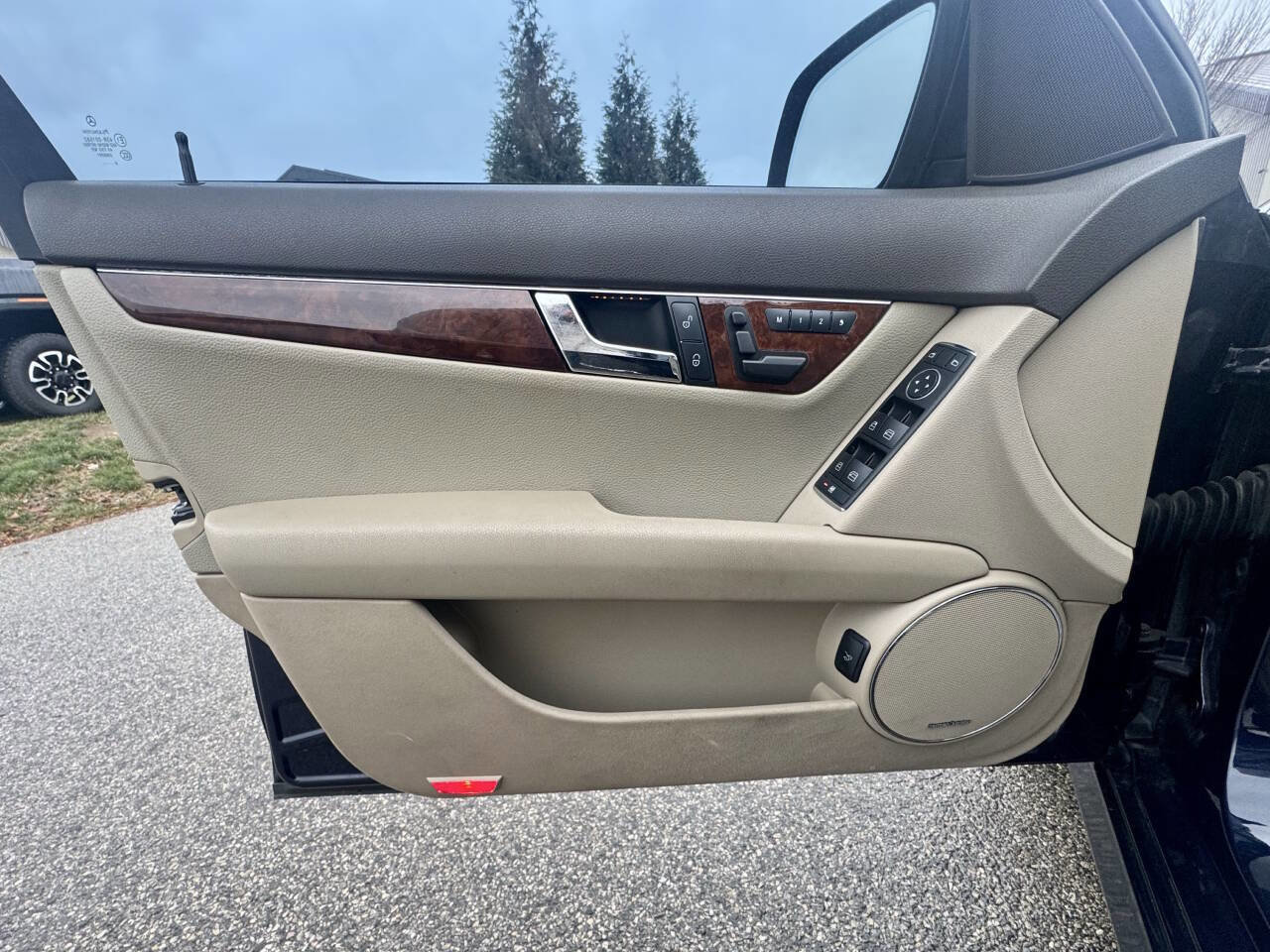 Used 2009 Mercedes-Benz C 300 4MATIC Sedan image 23