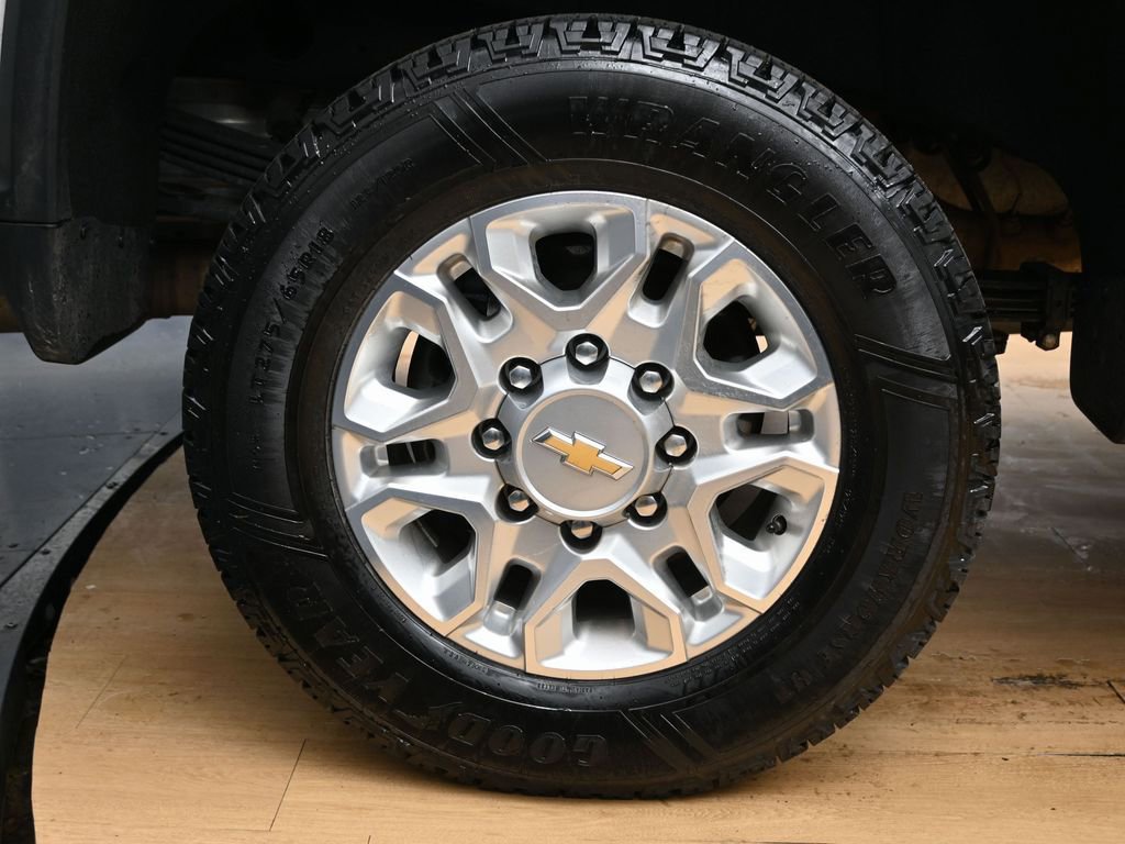 Used 2022 Chevrolet Silverado 2500 LT w/ Convenience Package AWD/4WD image 13