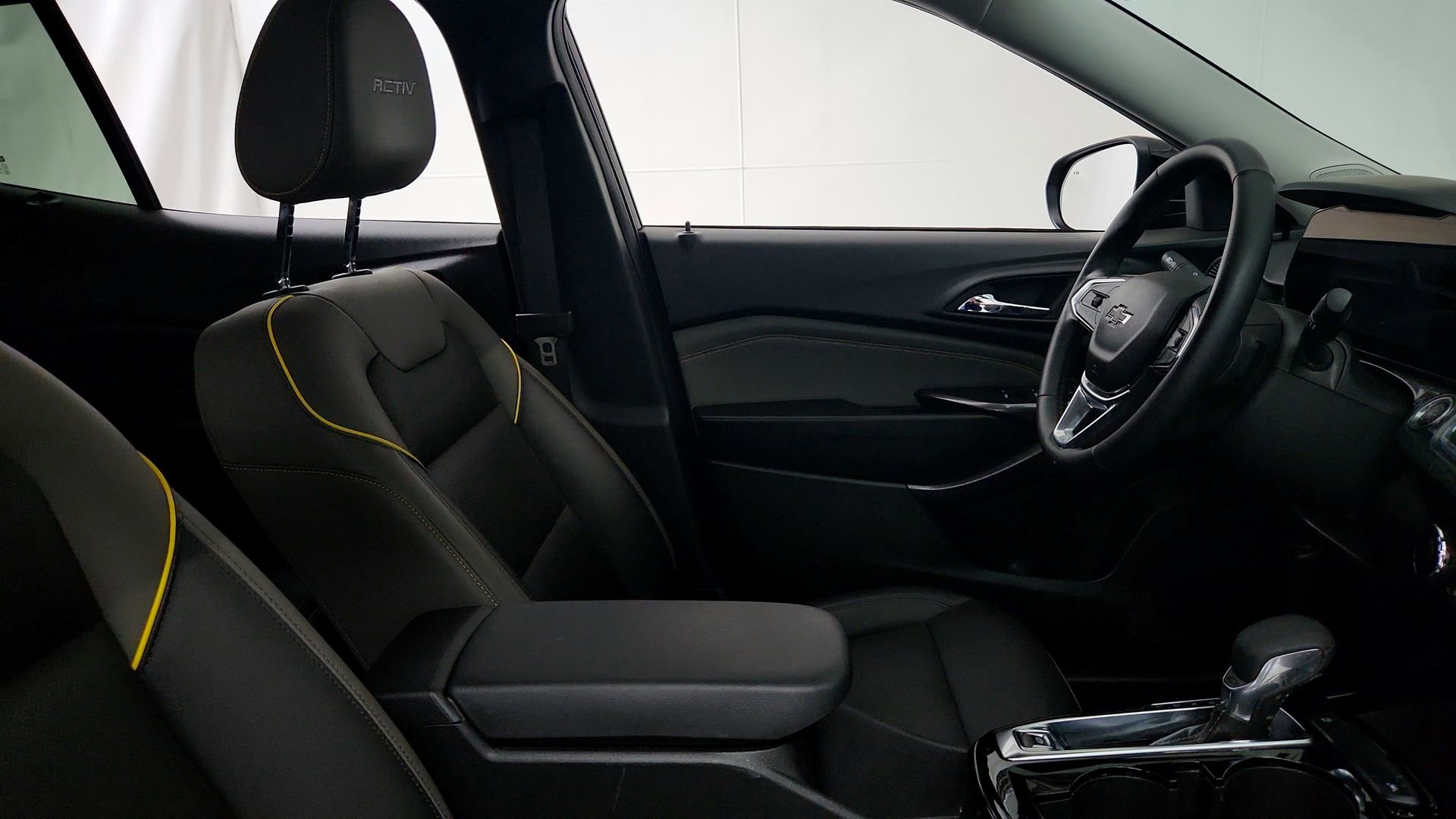 Used 2025 Chevrolet Trax ACTIV w/ Driver Confidence Package FWD image 29