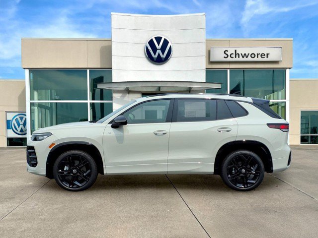 New 2026 Volkswagen Tiguan SE R-Line
