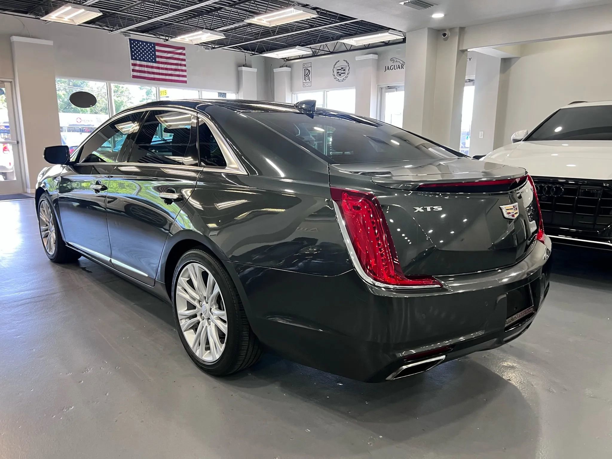 Used 2019 Cadillac XTS Luxury image 5