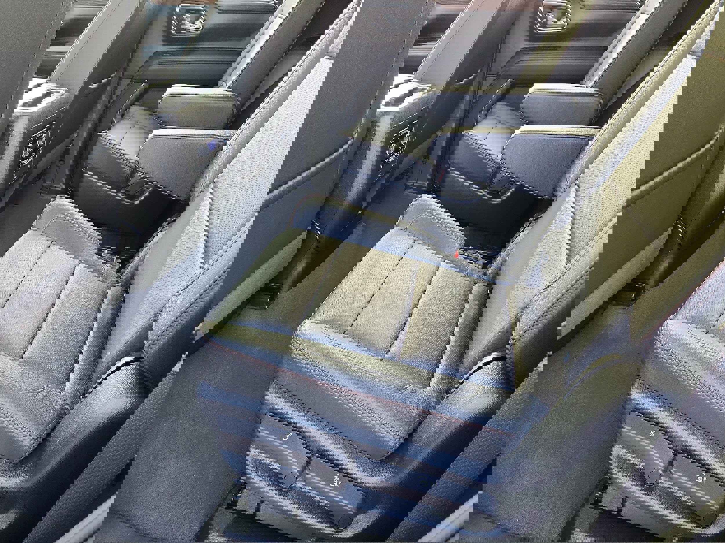 Used 2023 Chevrolet Tahoe High Country image 11