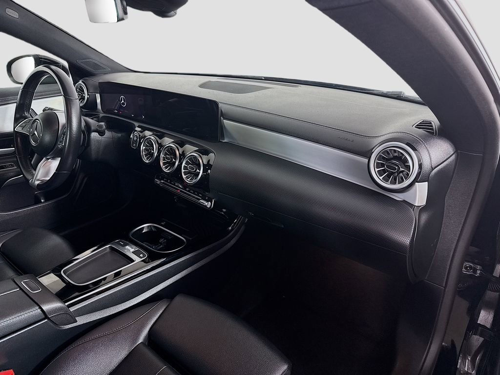 Used 2025 Mercedes-Benz CLA 250 4MATIC image 19