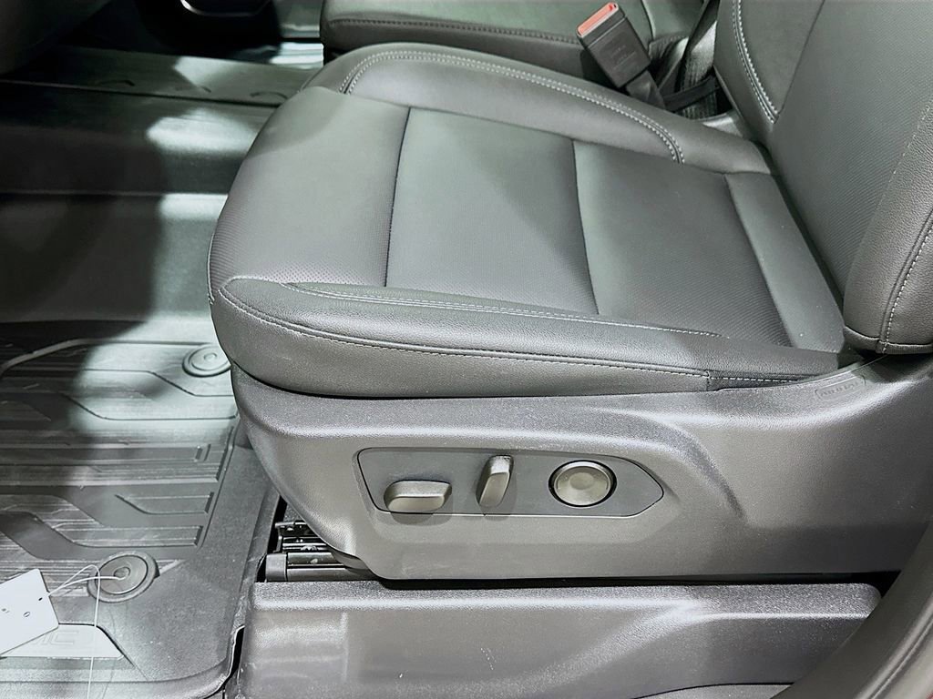 New 2026 GMC Sierra 3500 SLT image 23