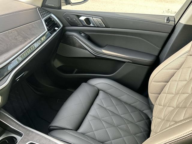 Used 2026 BMW X7 xDrive40i w/ Executive Package AWD/4WD image 40