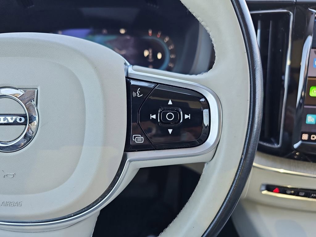 Used 2022 Volvo XC60 B5 Inscription w/ Advanced Package image 22