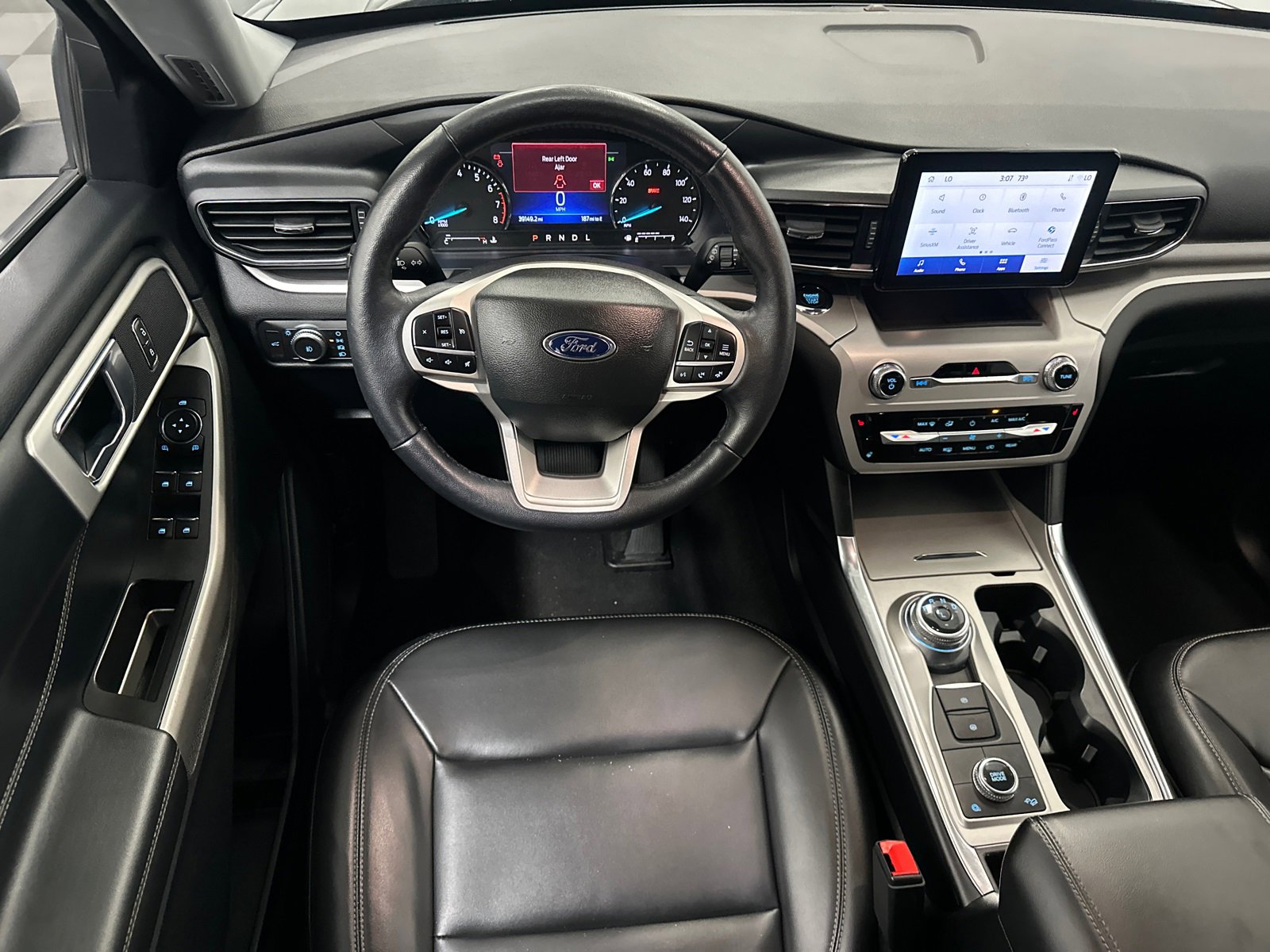 Used 2022 Ford Explorer XLT w/ Equipment Group 202A image 22