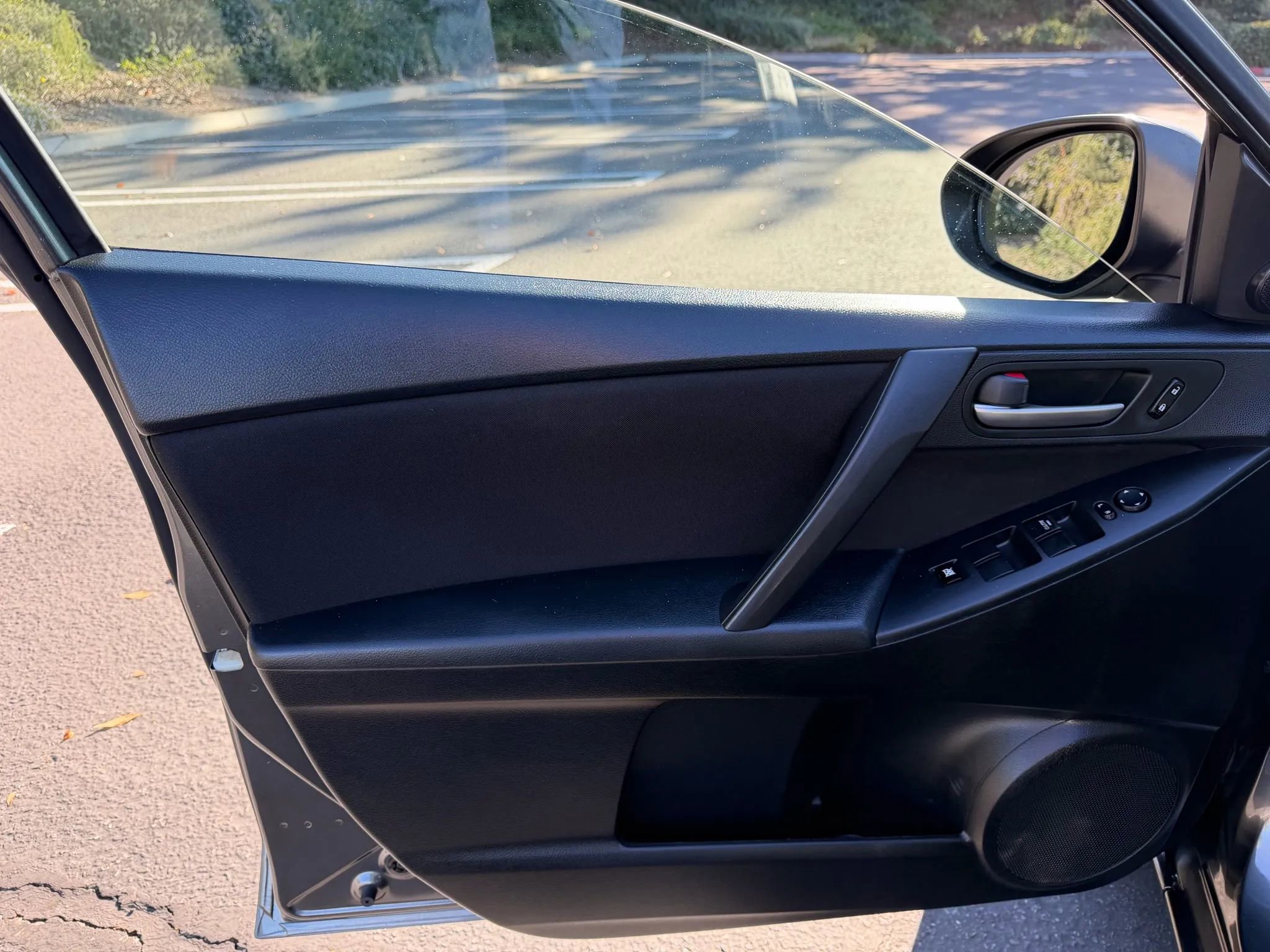 Used 2012 MAZDA MAZDA3 i Touring image 13