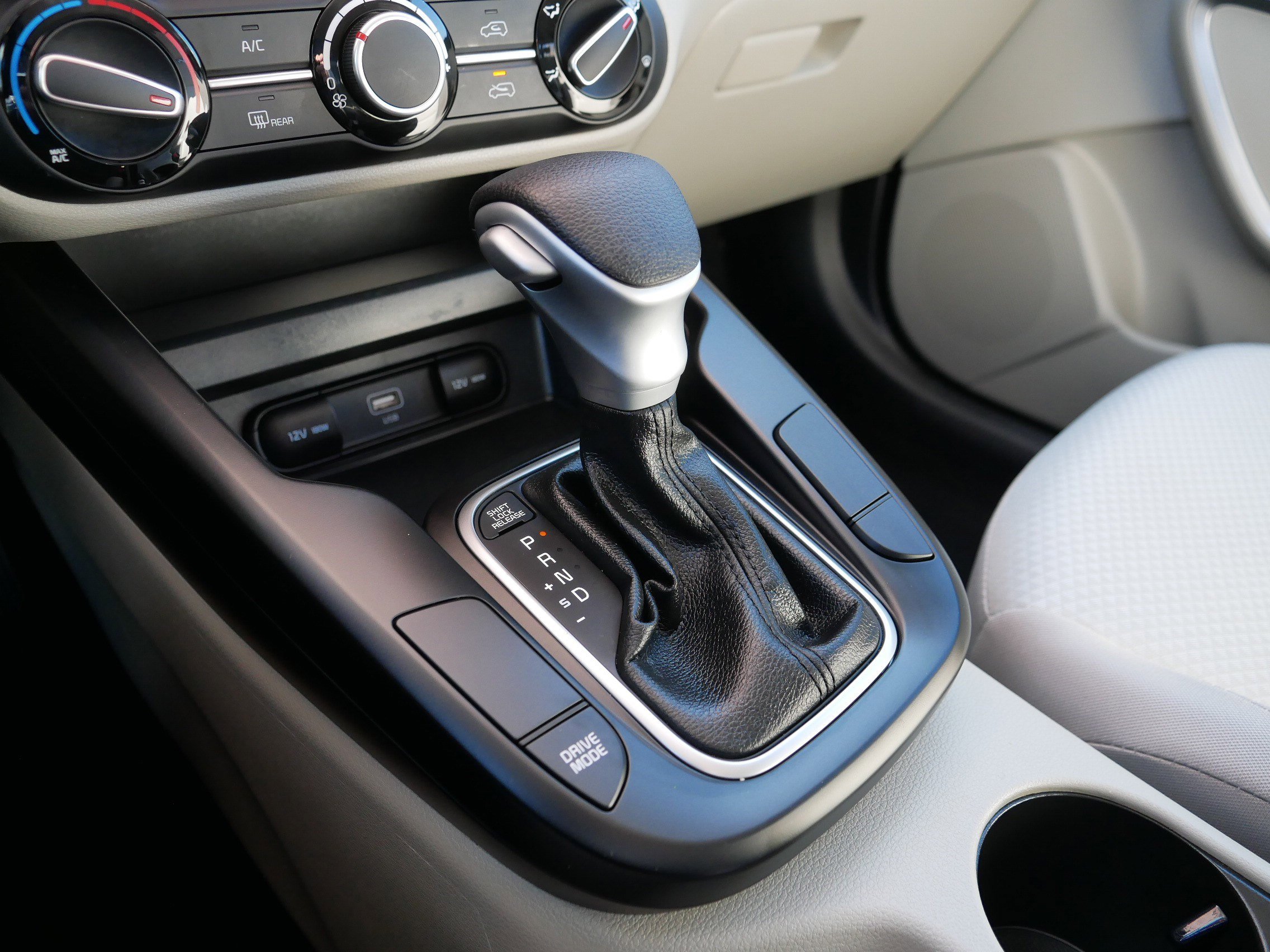 Certified 2025 Kia Soul S image 24