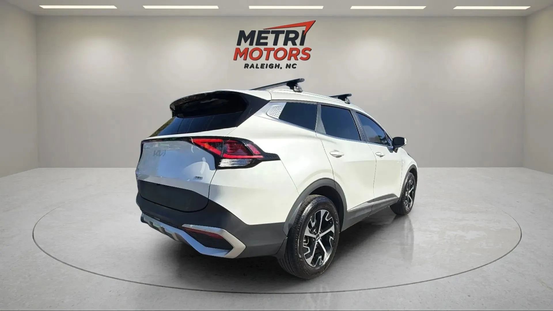 Used 2023 Kia Sportage EX image 5