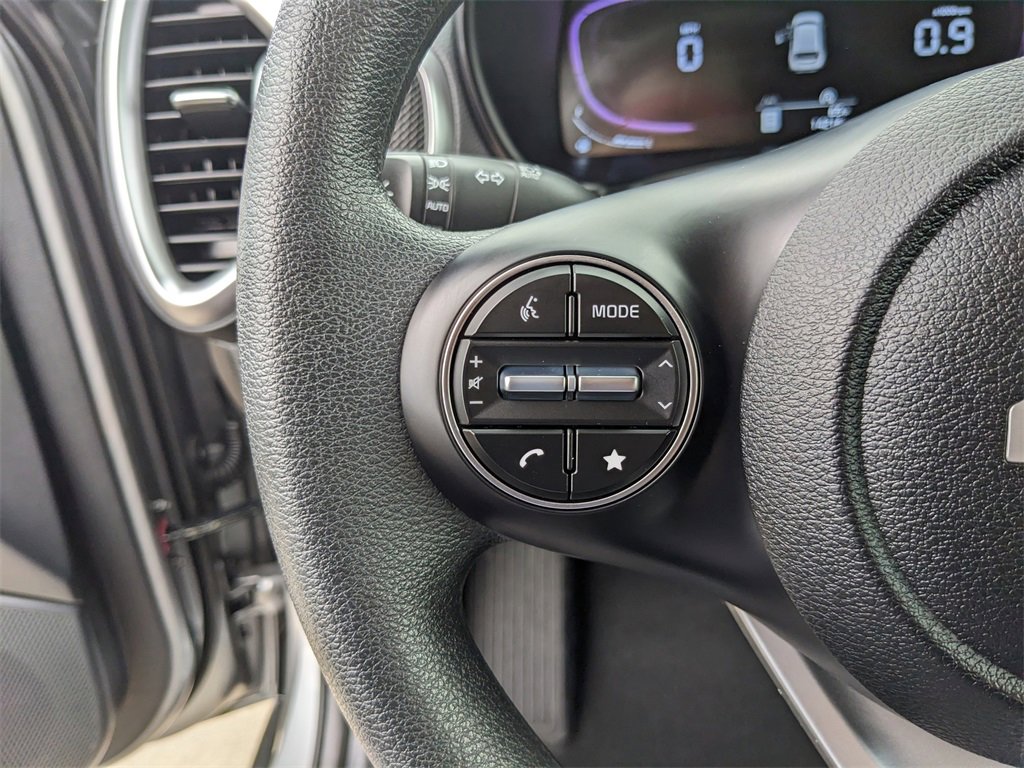 Certified 2025 Kia Soul LX image 29